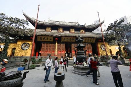 Watch Video how 2000 Tonne Buddhist Temple Hall Moved
