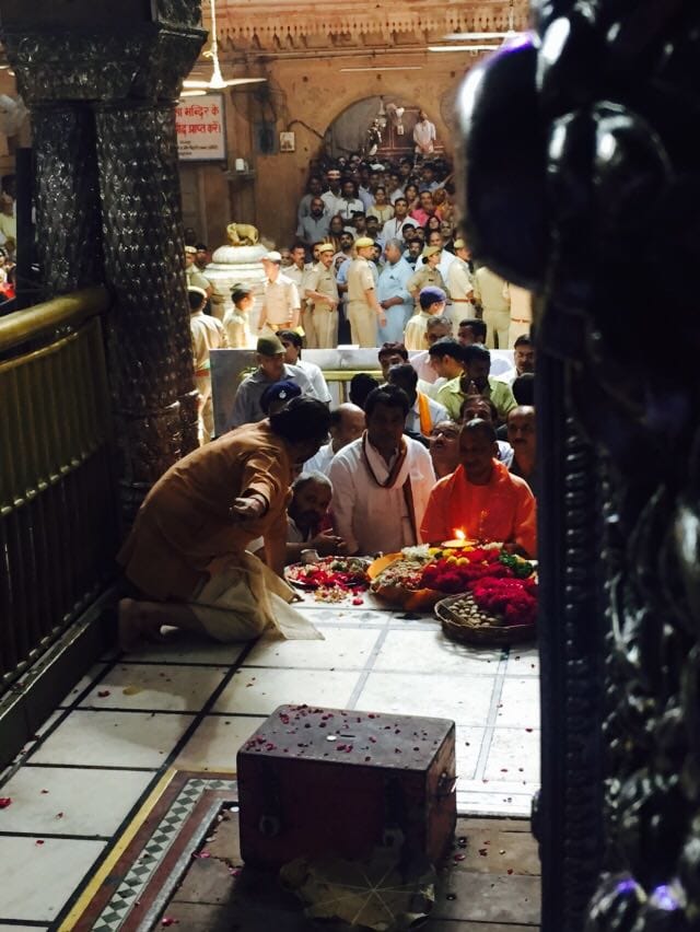 up cm yogi adityanath visited bankebihari temple vrindavan