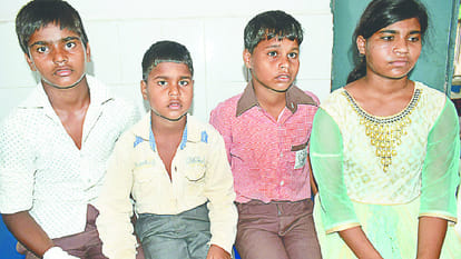  Dacoits attack in Gram Pradhan house