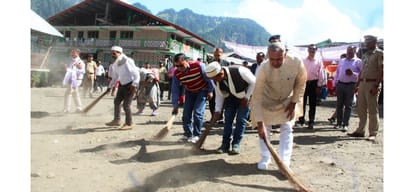 governor of himachal acharya devvrat on malana kullu tour