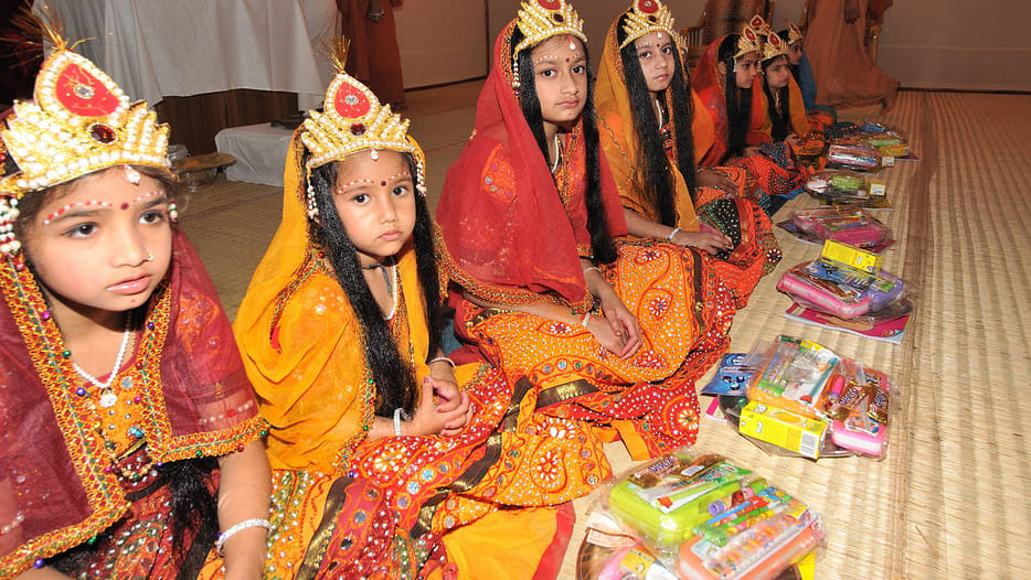Navratri 2017 date 21 september, navratra dress colours