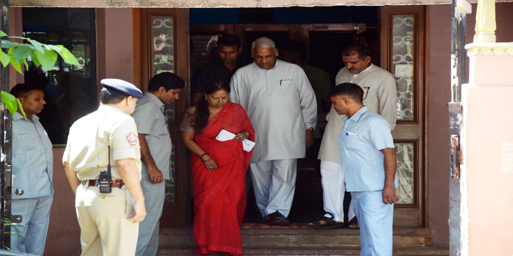 rajasthan cm vasundhara raje meet rss chief mohan bhagwat