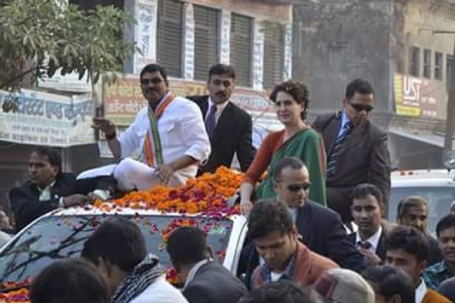 Congress leader sandeep tiwari arrested.