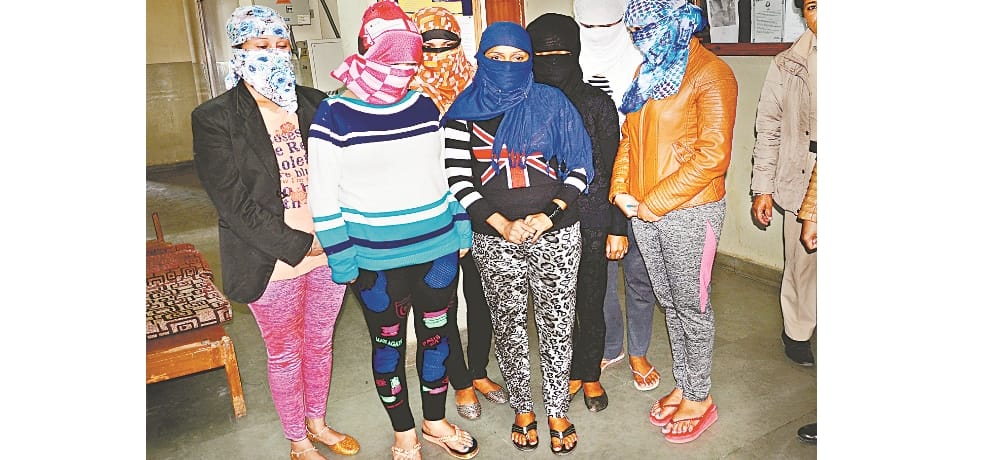 shimla police arrested 9 person in sex racket case