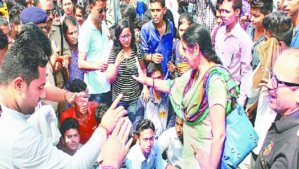 Now 1000 out of 1300 students fail