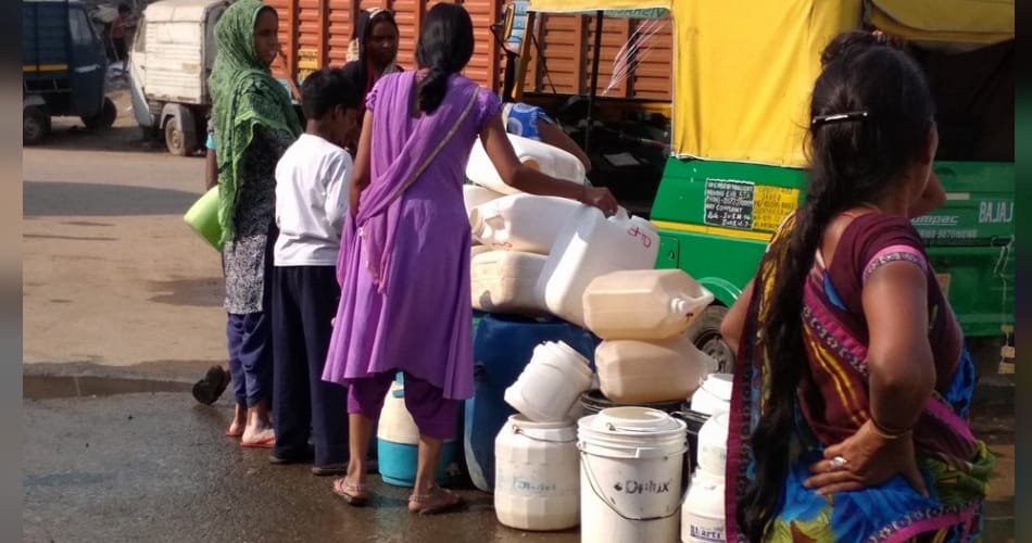 Major water problem in chandigarh's colony no-4