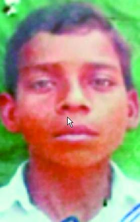 खेत पर गए किशोर का पेड़ से लटकता मिला शव