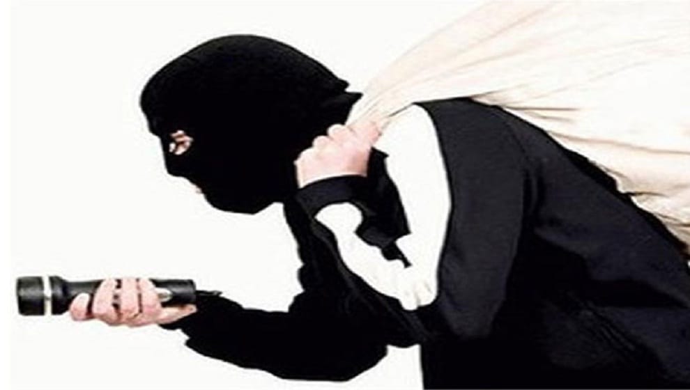 honest thief returns all Stolen goods with teaching lesson