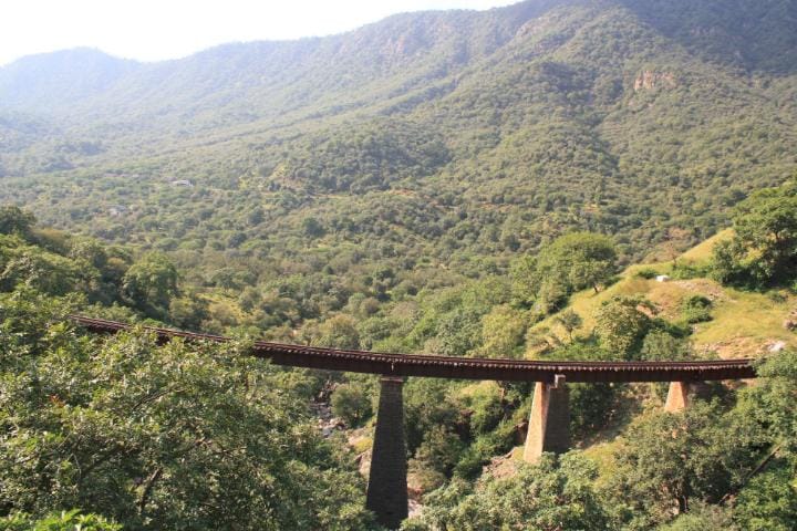 the scenic views in pictures of bheel ki beri waterfall 