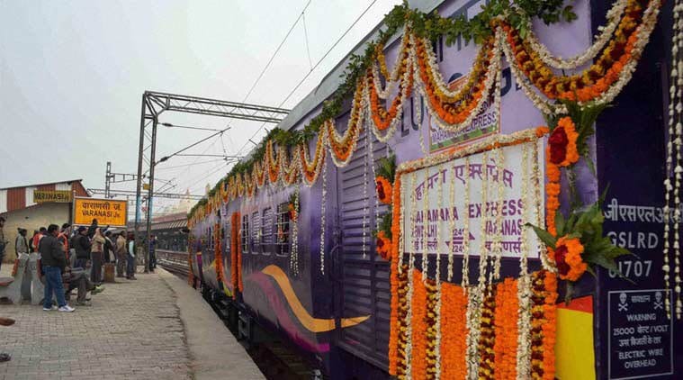 PM modi will give green signal in kashi train run from vadodara