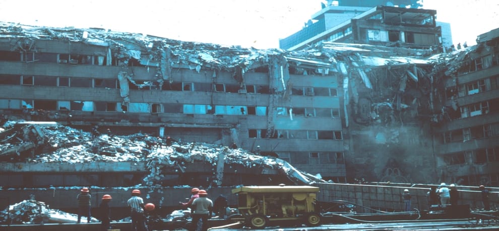 earthquake shakes mexico city in 19 september 1985