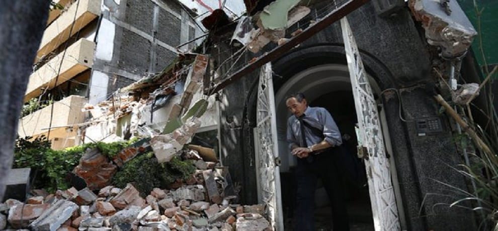 mexico earthquake people thought that is mock drill but its real 