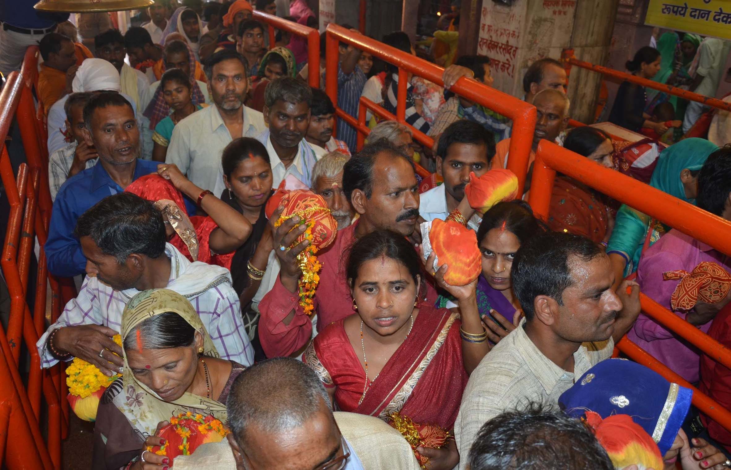 Navratri 2020: devotees worship seen maa vindhyavasini in mirzapur