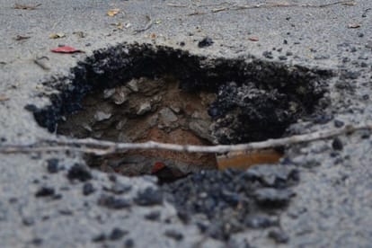Road in front of mulayam singh yadav house sinked in.