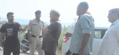 himachal una goons looted bike and cash
