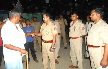 man in agra murdered for dispute of tree