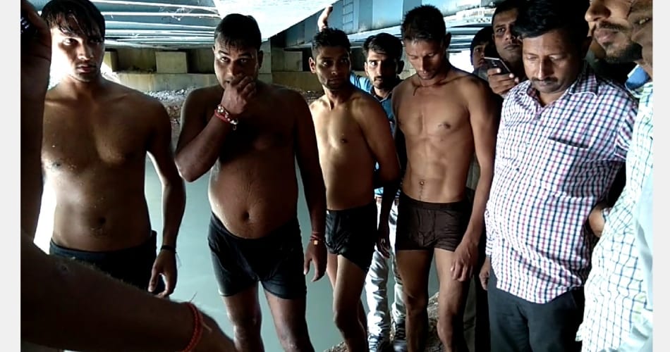 Private school teacher commit suicide with 7 yr old daughter