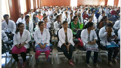 Shivpal statement about MBBS student