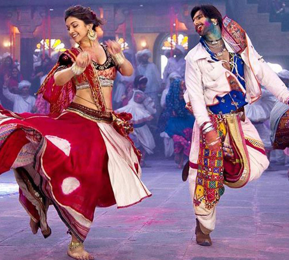 bollywood singers fees in navratri garba festival