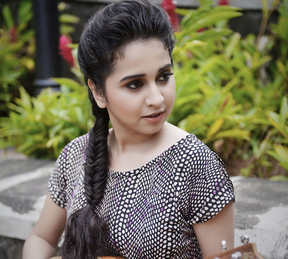 bollywood singers fees in navratri garba festival