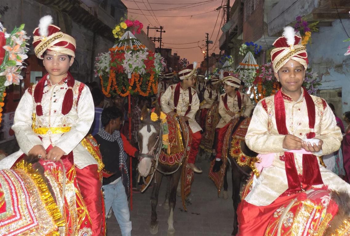 Smile till late night of Maharaja Agrasen Shobayatra