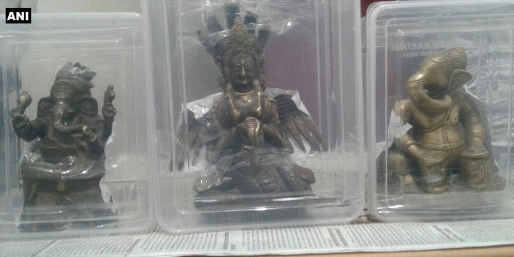 Crime Branch Indore arrested 10 people for illegal trade of antique idols & seized 3 idols from them