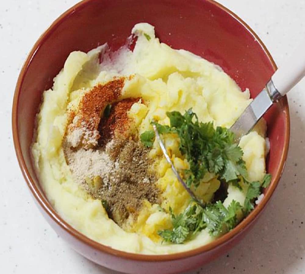 this navratri try special dish of aalu kela pakoda