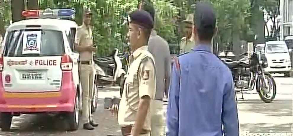 IT raids on places of former cm sm krishnas son in law and cafe coffee day owner vg siddaratha