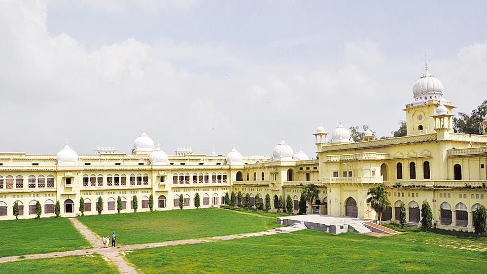 central mess closed in lucknow university