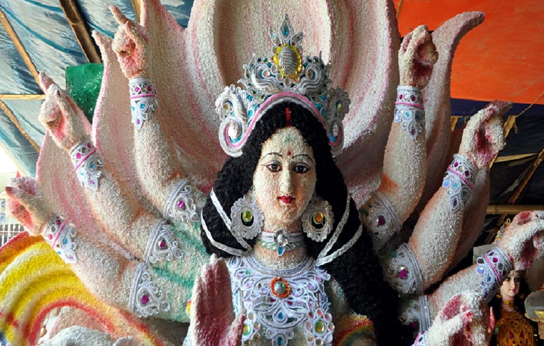 statue created on Navratri with rice 