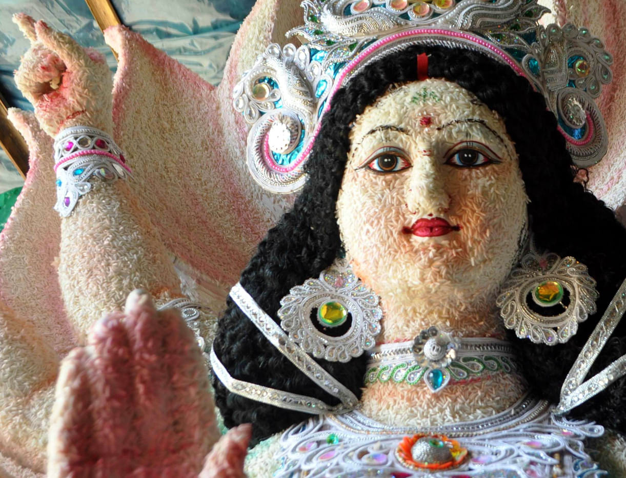statue created on Navratri with rice 