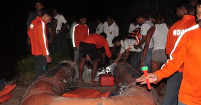 famiy drown in ghaggar, two sisters death, punjab news