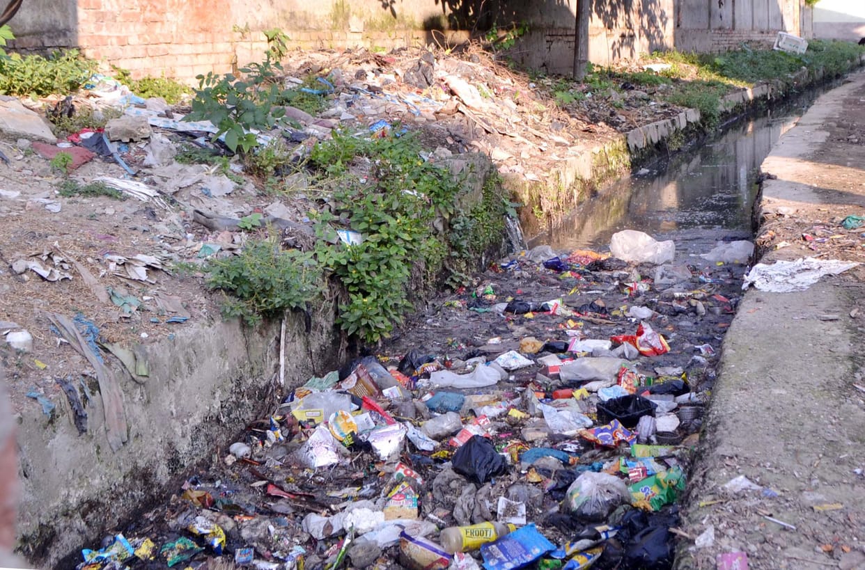 pollution by grease mixed water