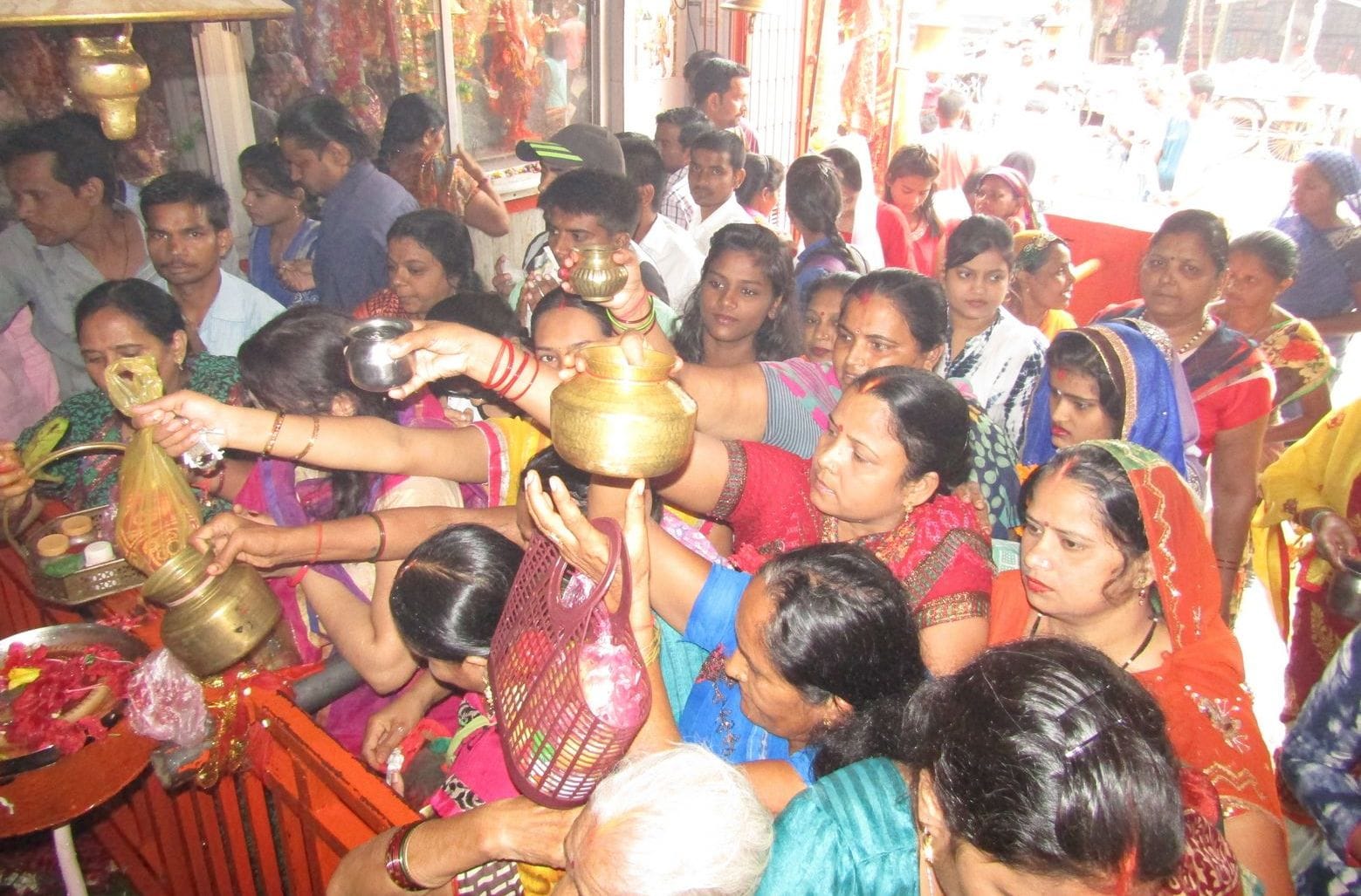 sheetala ashtami 2022 today puja muhurat and puja vidhi importance and significance