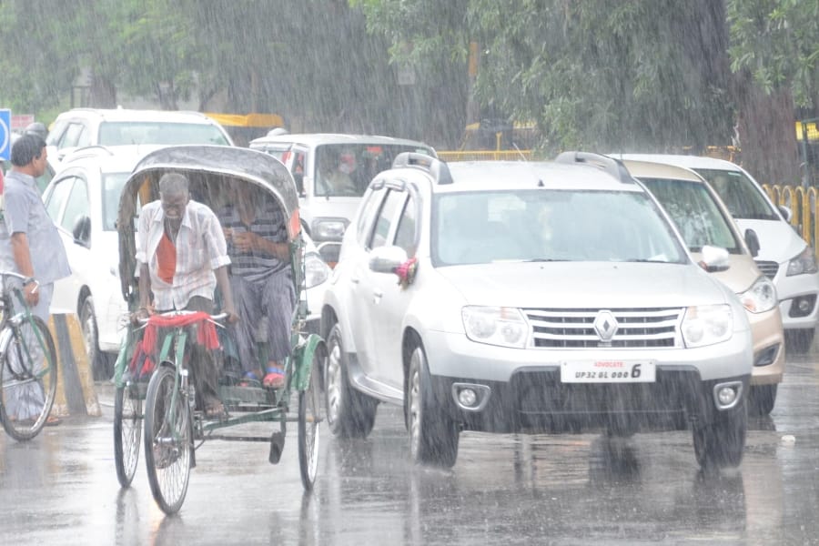 rain changes weather in Lucknow pics