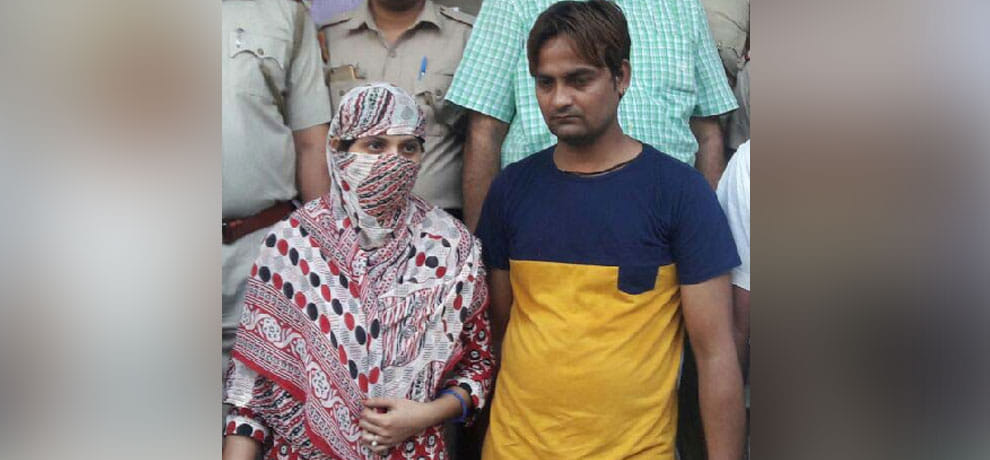 daughter made physical relation with thief so that father cant complain to police in delhi