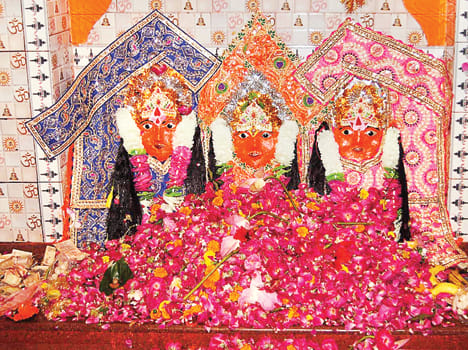 On the first day: Mother Shailpurutari's grace year, Shakespeare engaged in temples