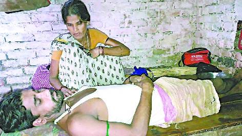 महिला एसओ की धमकी से पुत्र की हालत बिगड़ने का आरोप