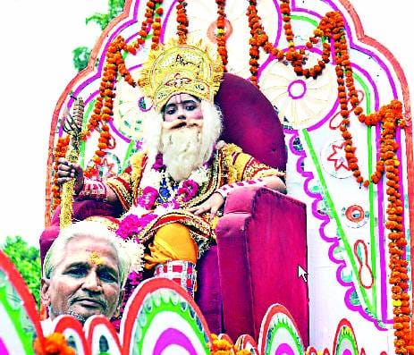 महाराजा अग्रसेन जयंती पर शहर में निकली शोभायात्रा