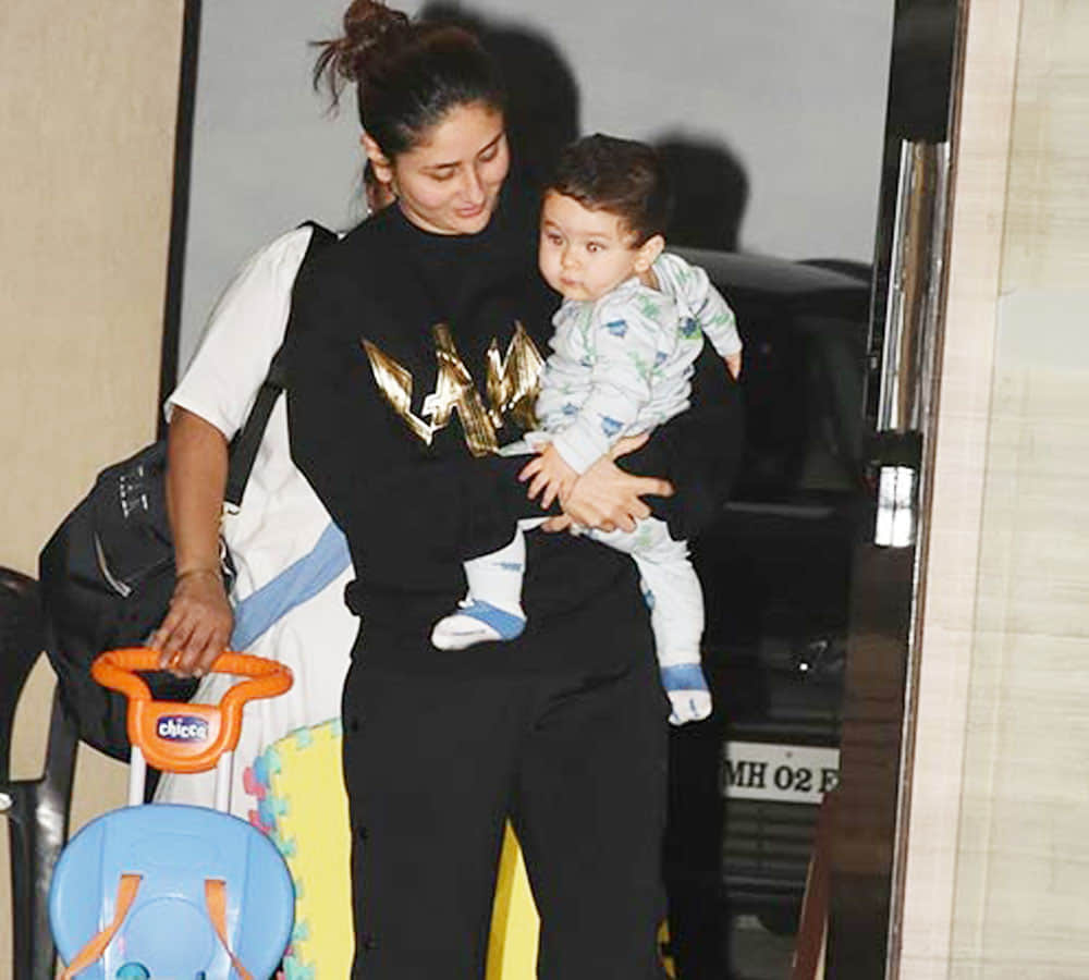 taimur ali khan with kareena kapoor after her birthday party