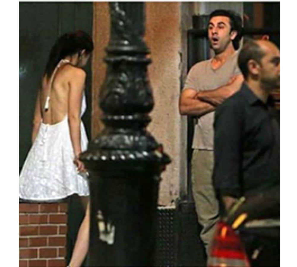 ranbir kapoor and mahira khan smoking latest picture break the internet