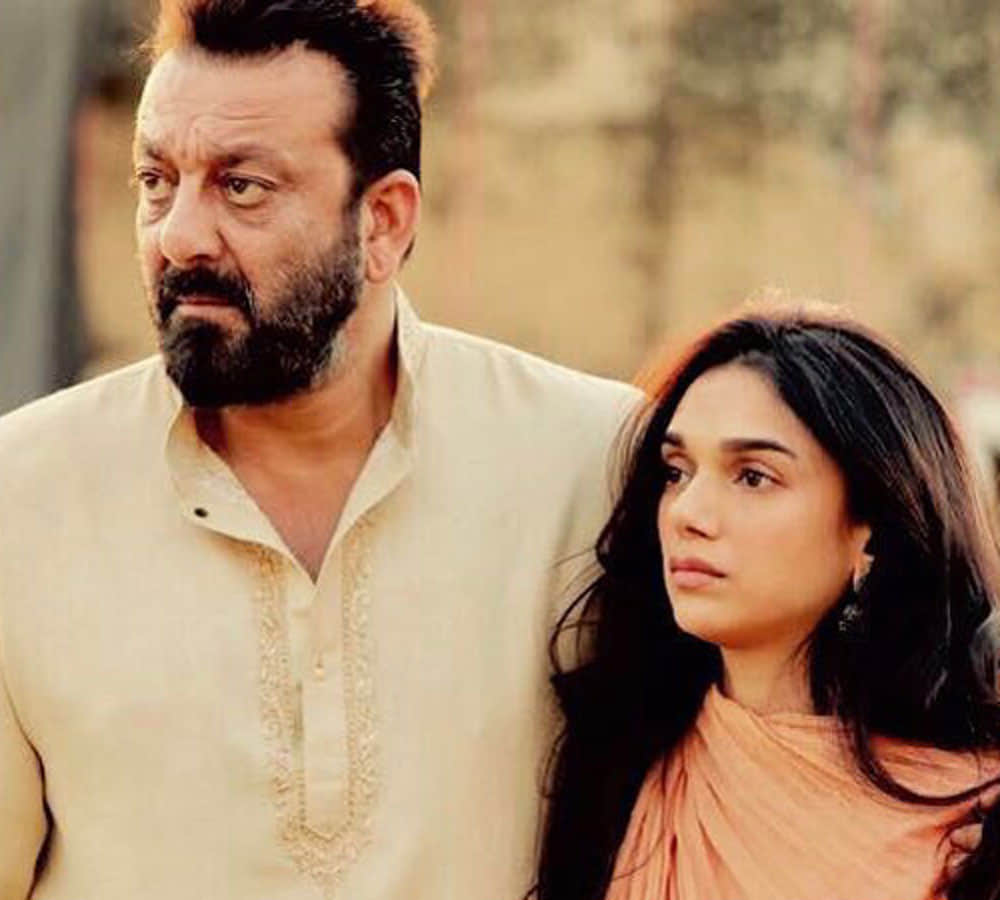 bhoomi movie review of sanjay dutt film 