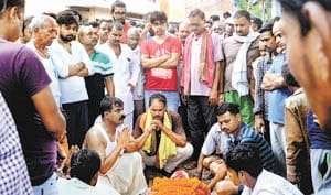 Akhilesh dies in bomb blast, firing