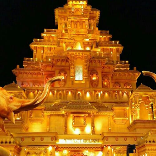 navratri 2017 baahubali theme based pandal at Sree Bhumi sporting club in kolkata