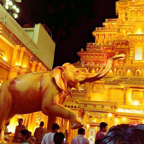 navratri 2017 baahubali theme based pandal at Sree Bhumi sporting club in kolkata