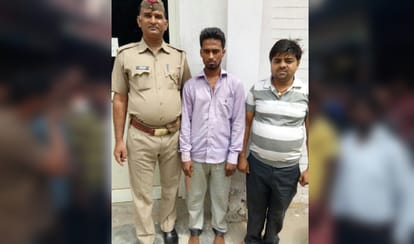 husband killed wife with knife as she use to talk a lot on phone