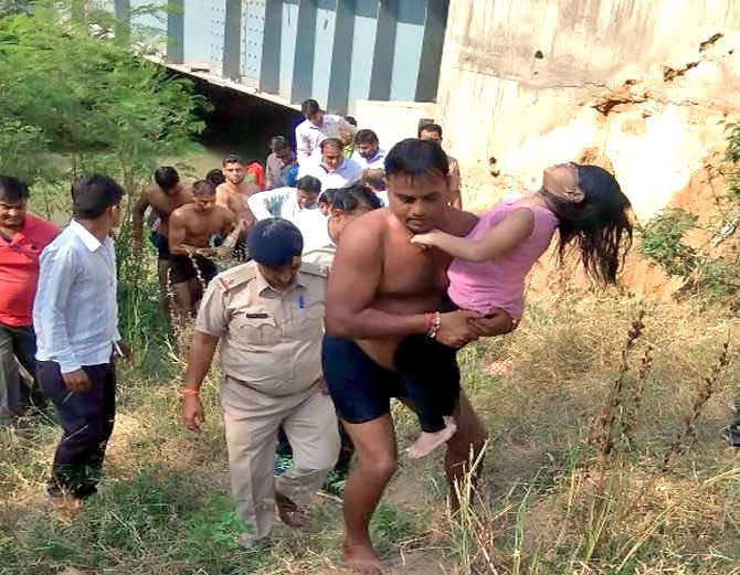 lady teacher suicide with daughter due to harassment by husband, in-laws