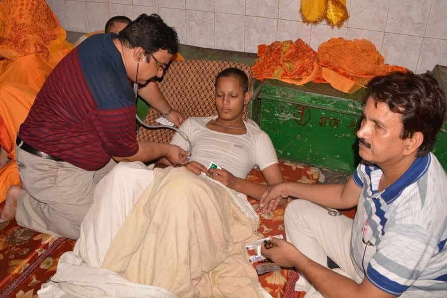 artist of ramlila in firozabad are infected with fever