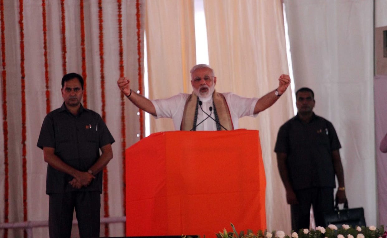 prime minister modi praises yogi adityanath