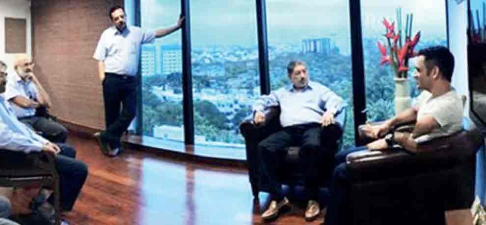 ms dhoni met n srinivasan in india cements office